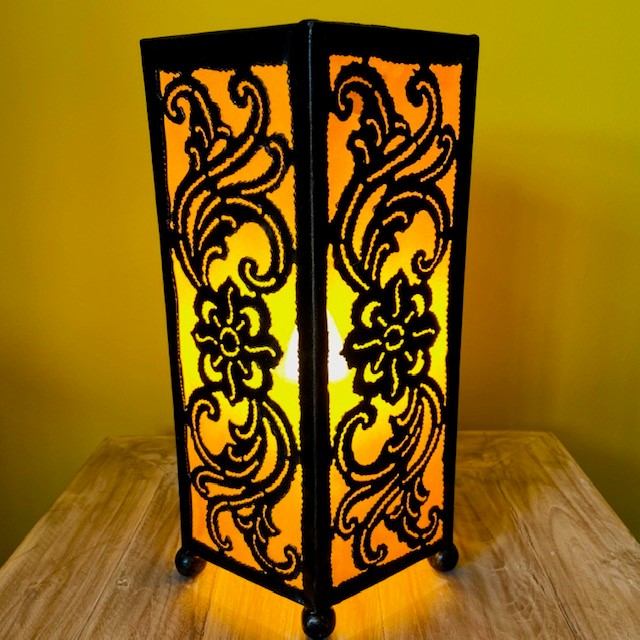 Lampe ethnique en fer forgé orange