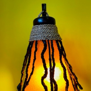 Lampe de table ethnique en bananier lume studio