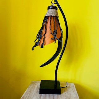 Lampe de table ethnique en bananier lume studio