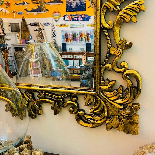 Miroir baroque avec cadre en bois doré antique