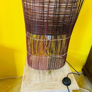 Lampadaire ethnique en tissu blanc et fils dorés