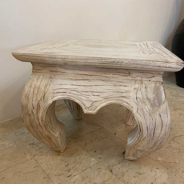 Table basse Opium en teck blanc et tabouret ethnique