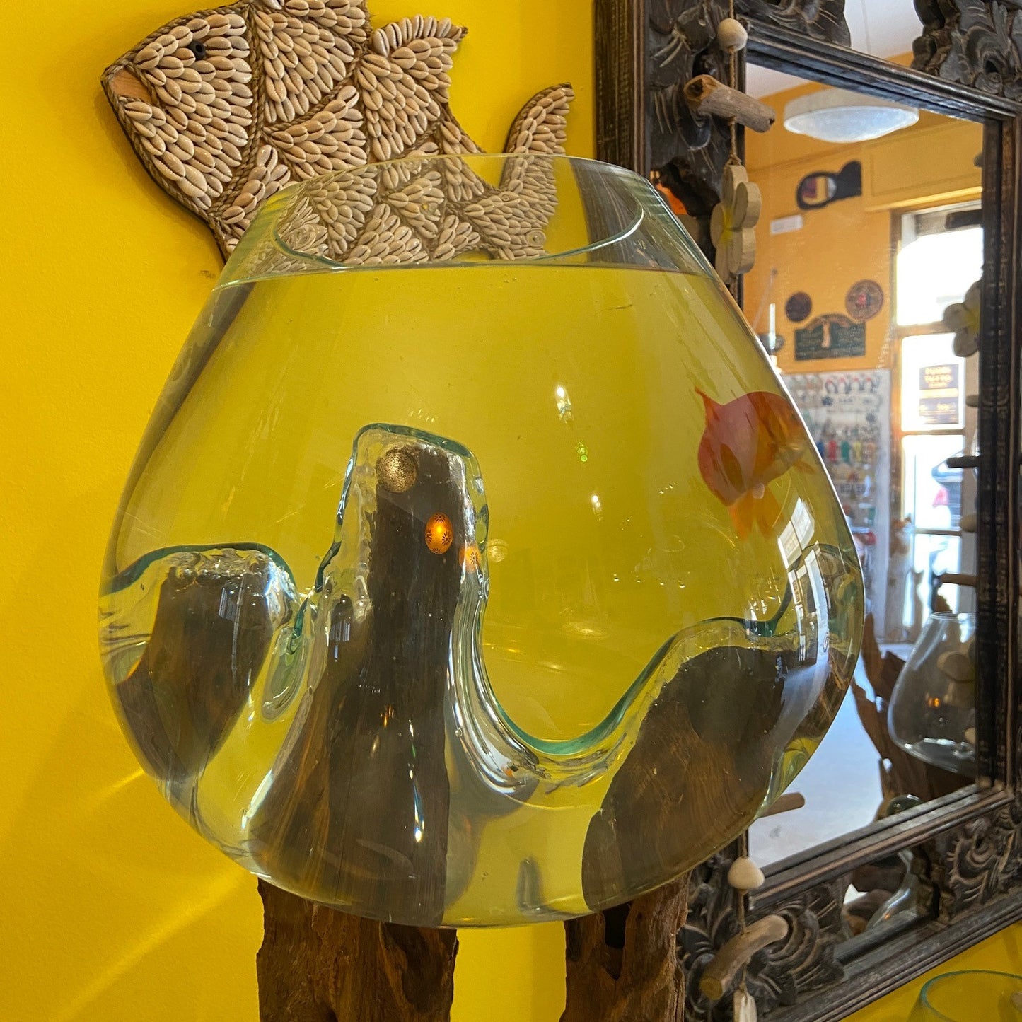 Aquarium root and glass ethnic decor vase