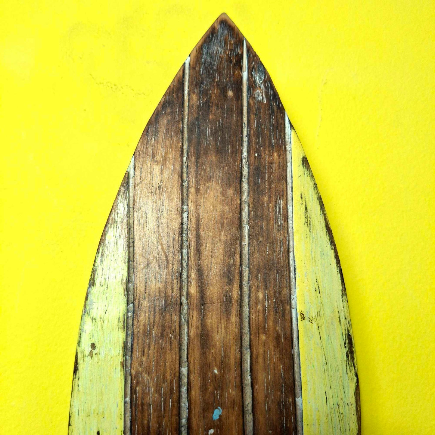 Appendiabiti da parete in legno stile surfista