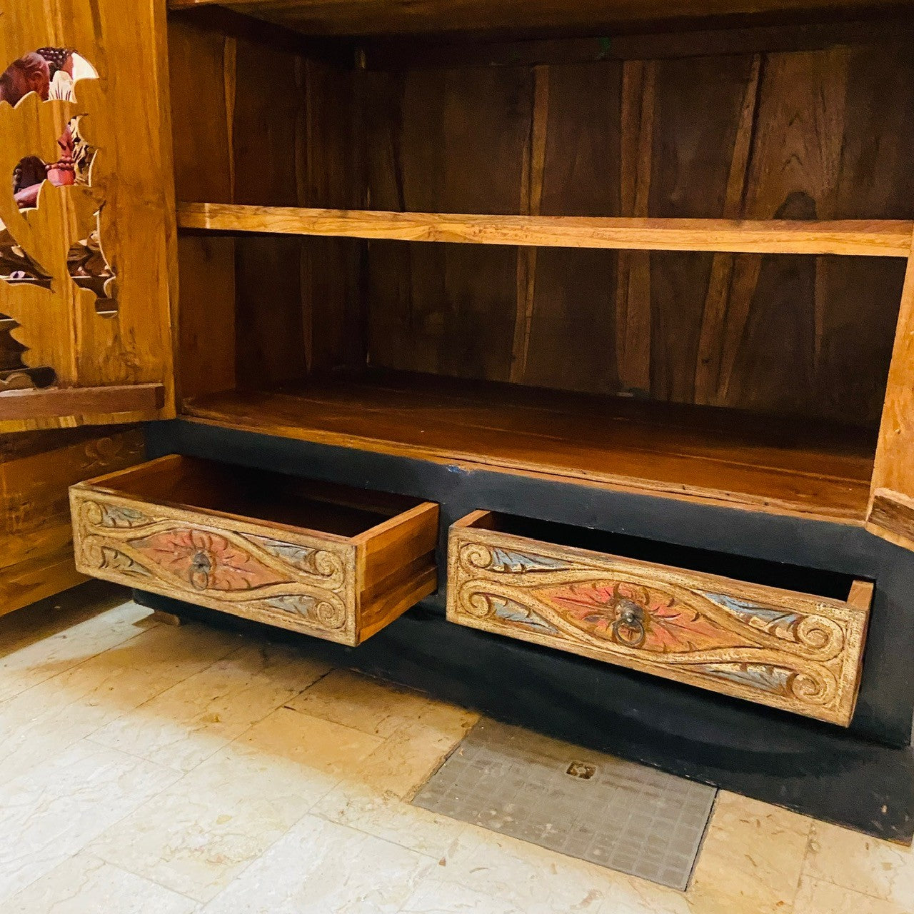 Ethnic wardrobe handcrafted baroque furniture in teak