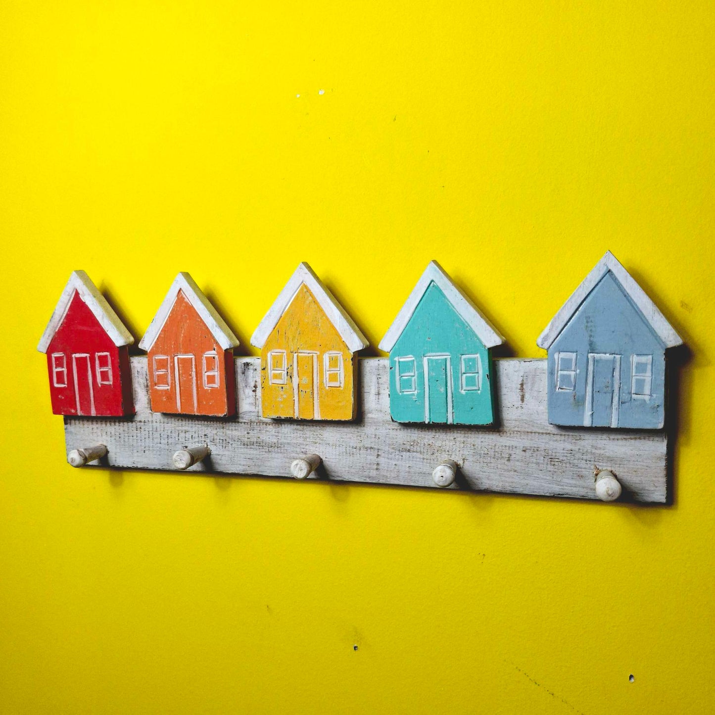 Attaccapanni casette colorate stile etnico in legno