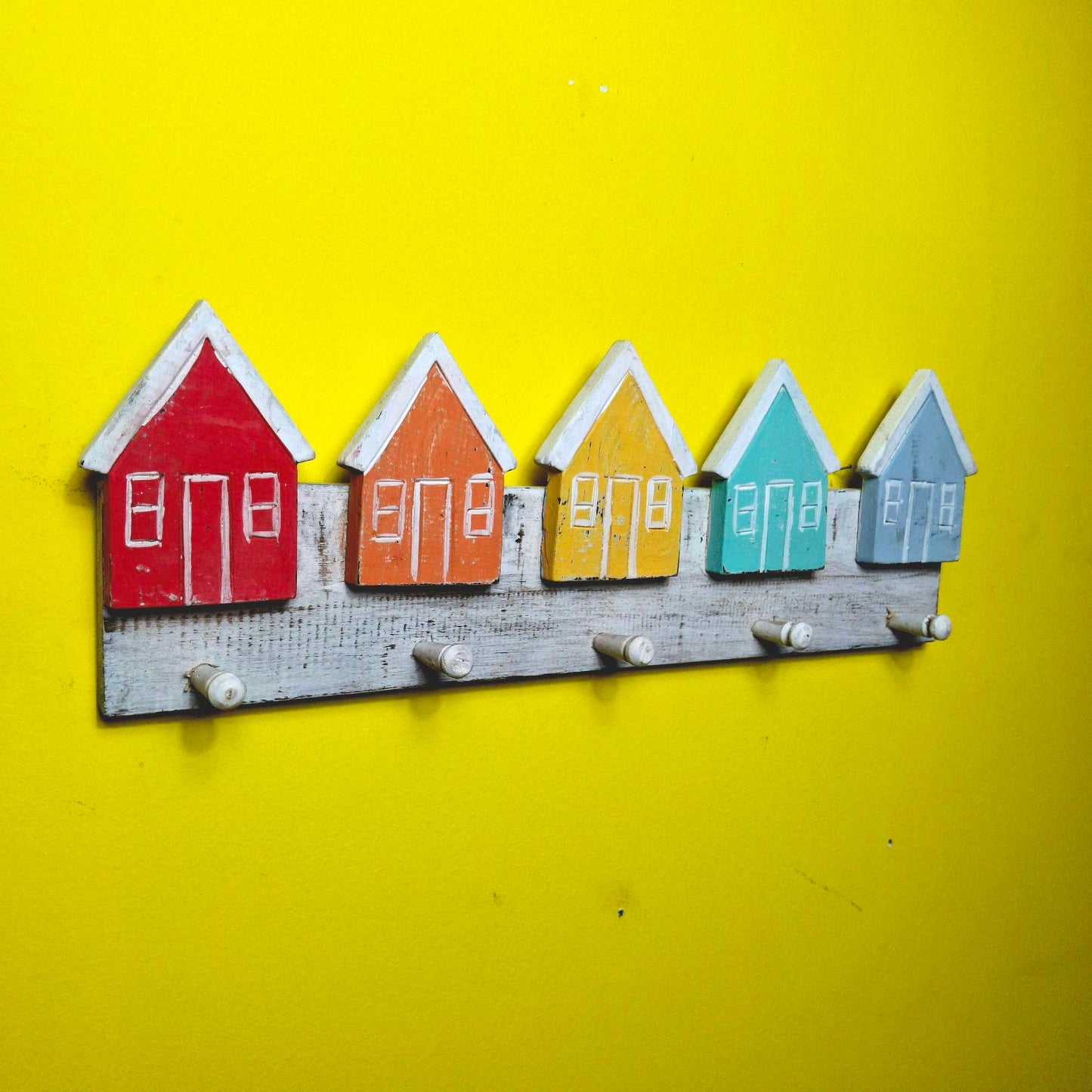 Attaccapanni casette colorate stile etnico in legno