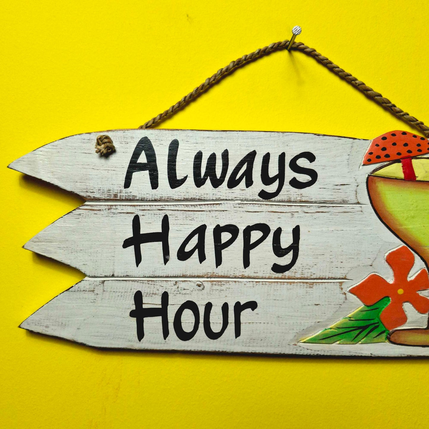 Cartello forma di freccia Happy Hour bar in legno