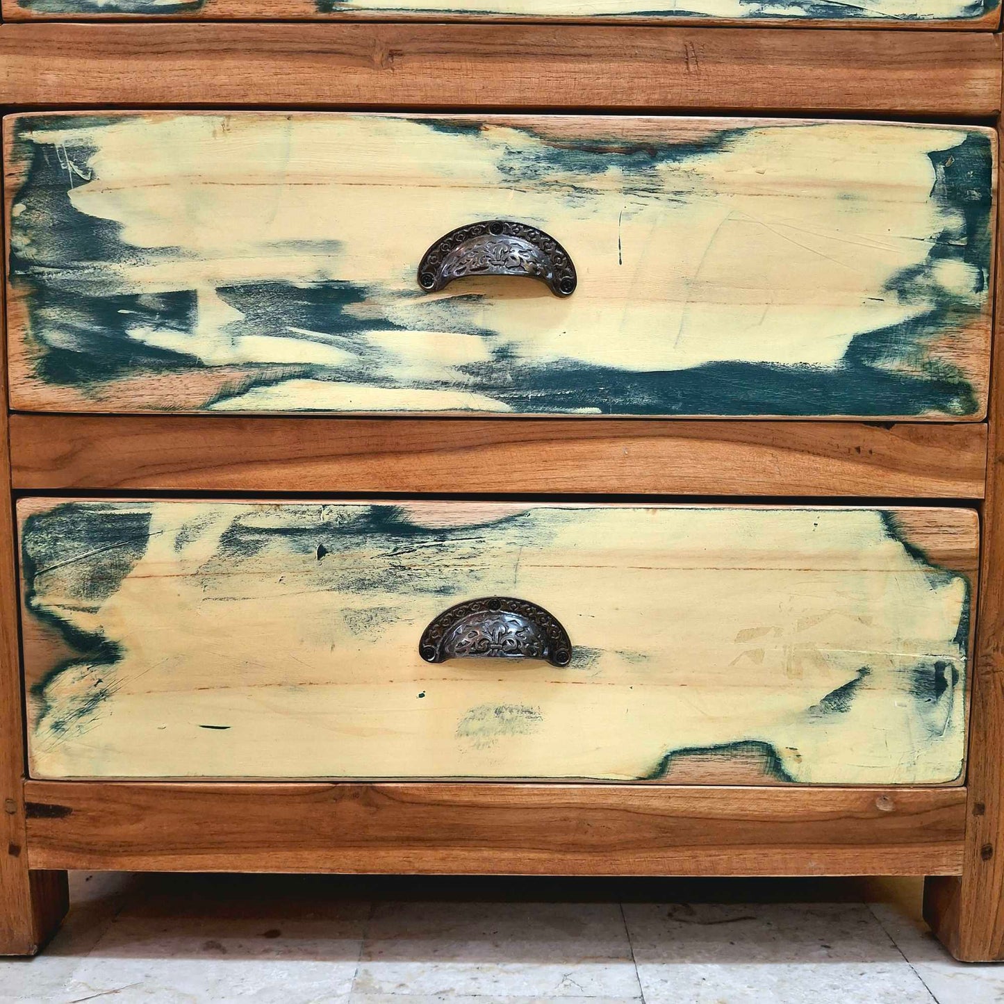 Cassettiera etnica a colonna colorata in legno teak
