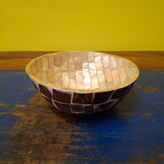 Ciotola in mosaico di cocco e madre perla