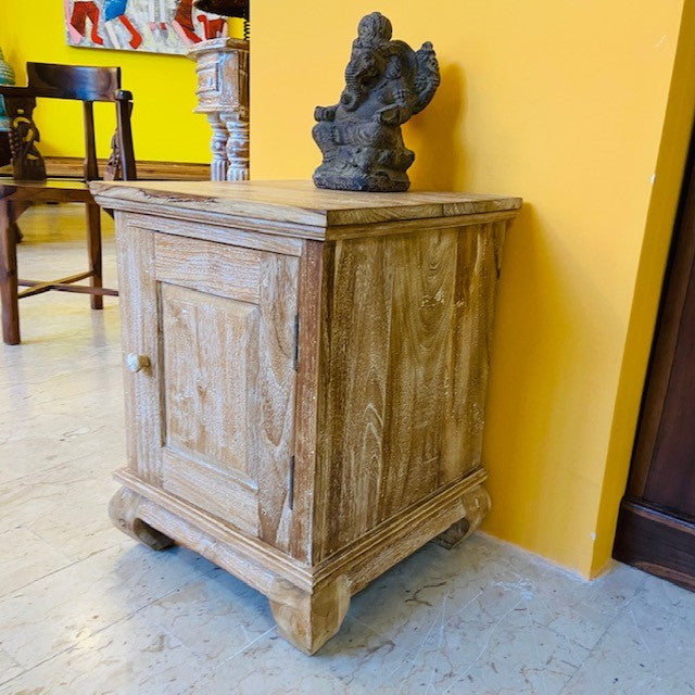 Table de chevet style Opium en bois de teck, meuble ethnique