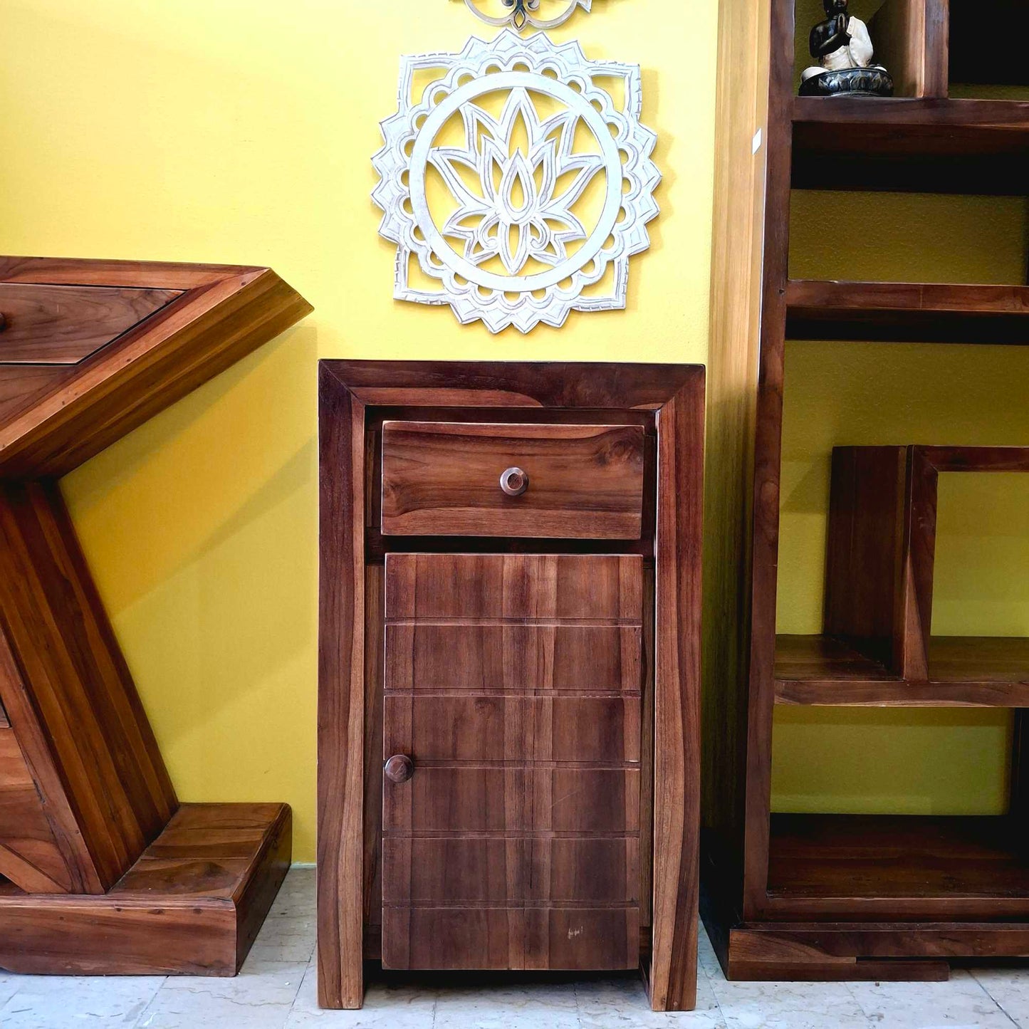 Comodino etnico in legno teak stile minimal
