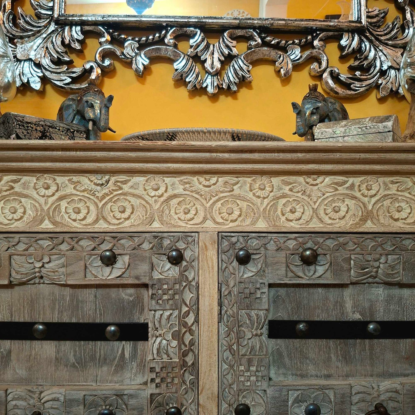 Credenza etnica intagliata legno teak mobile rustico