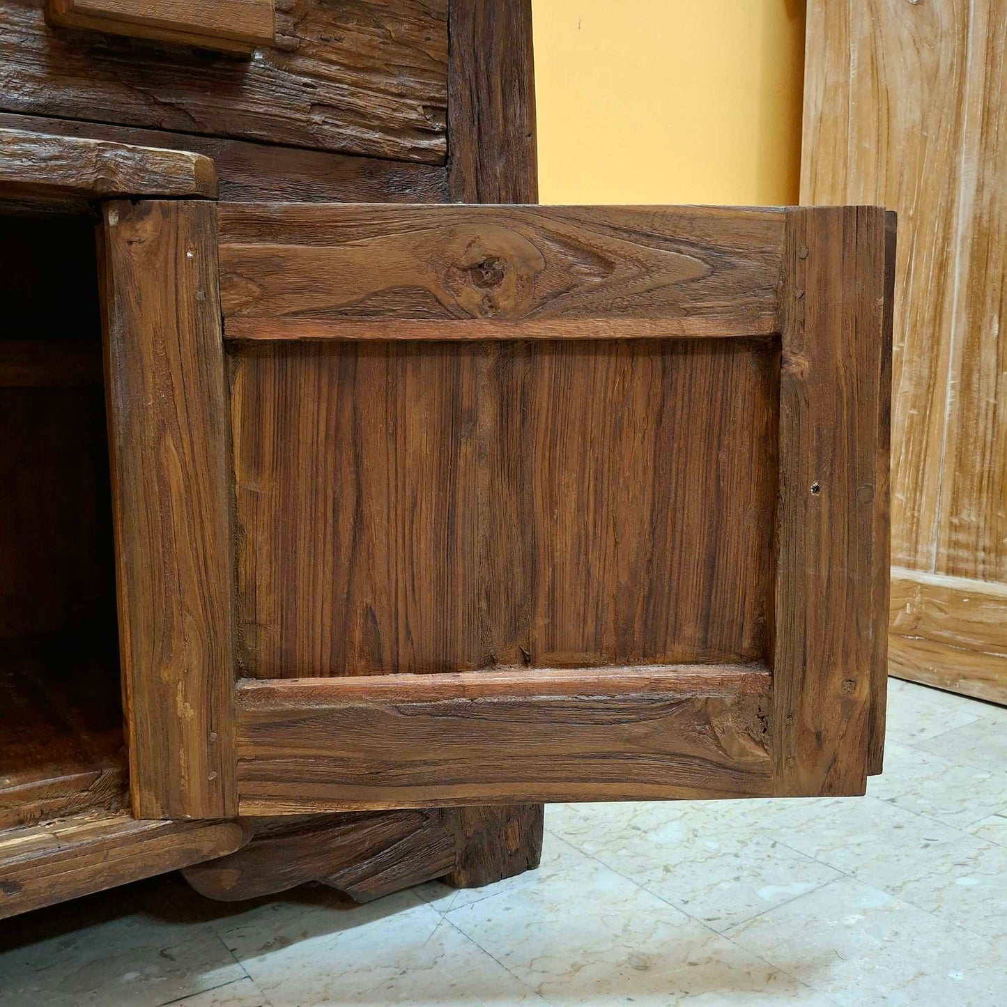 Credenza etnica linea Flintstones porta tv rustico