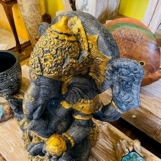 Statue de Ganesh, divinité sacrée en pierre d'éléphant