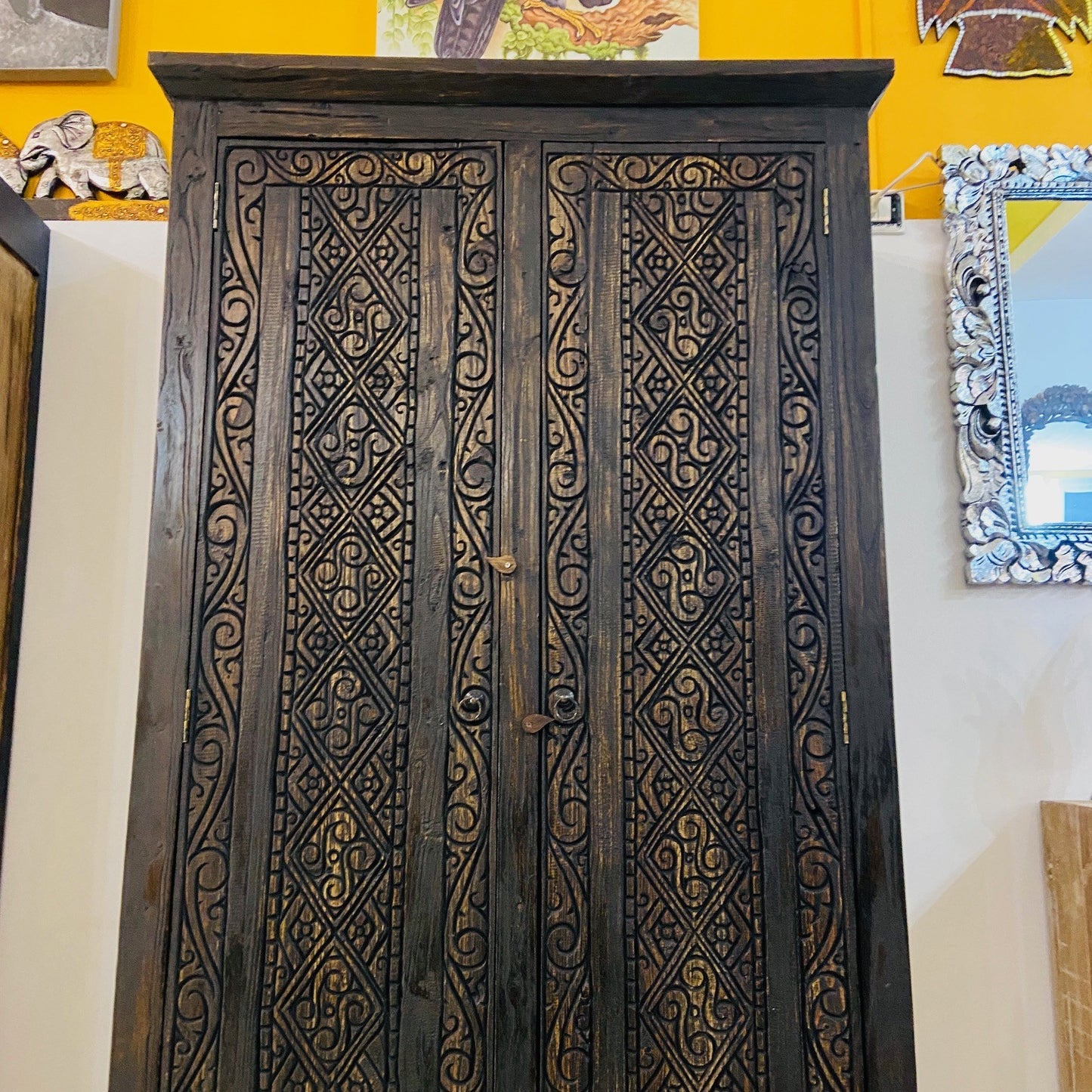 Armoire ethnique viking Armoire tribale celtique
