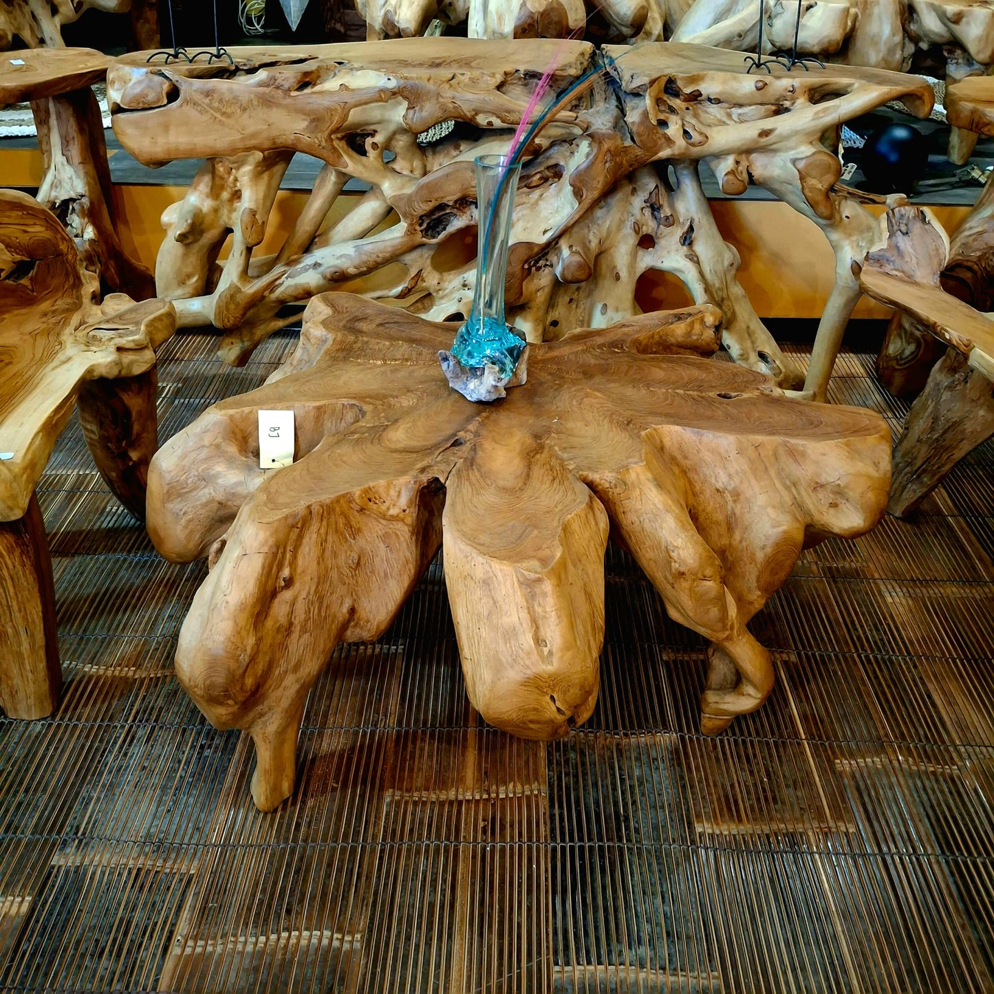 Tavolino etnico in radice di legno teak per interno ed esterno