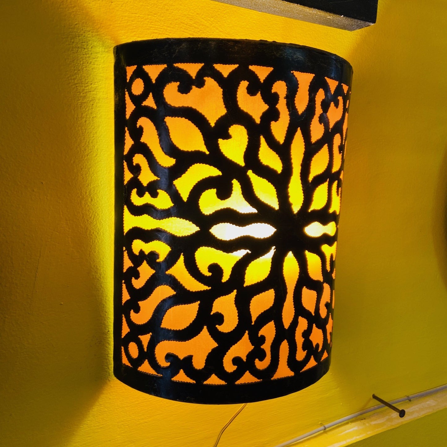 Wrought iron applique minimal wall lamp