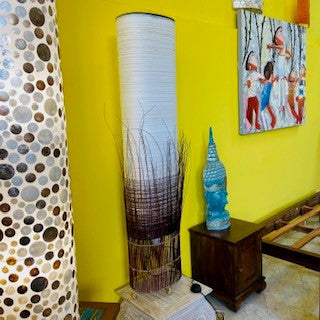 Ethnic floor lamp in white fabric and rush with black and gold finishes