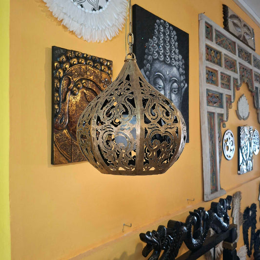 Lampadario a campana in ferro battuto dorato