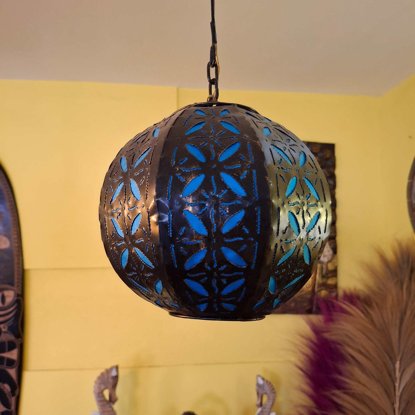 Lustre ethnique en fer brodé bleu