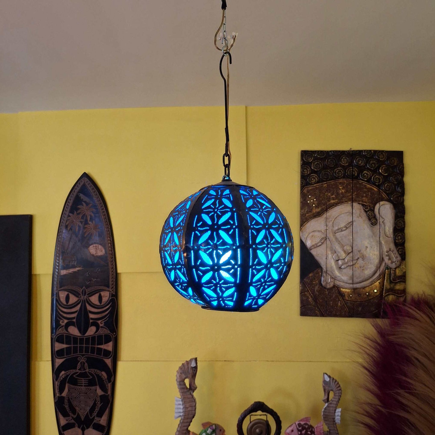 Lustre ethnique en fer brodé bleu