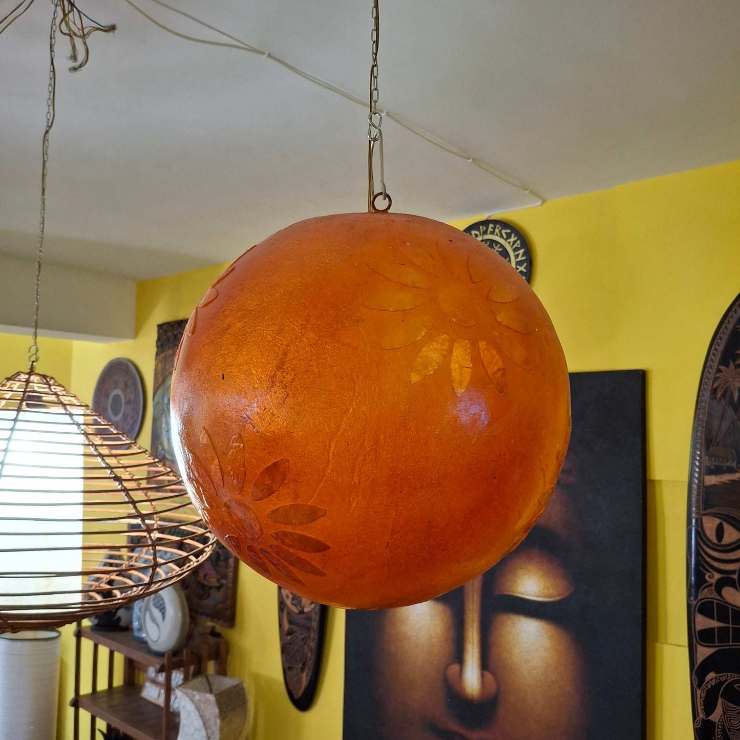 Lustre ethnique rond orange en nacre