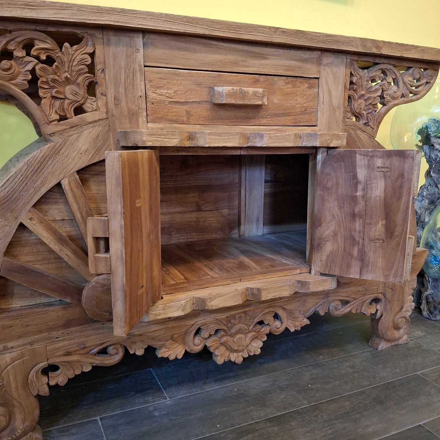 Mobile buffet rustico in legno teak intagliato
