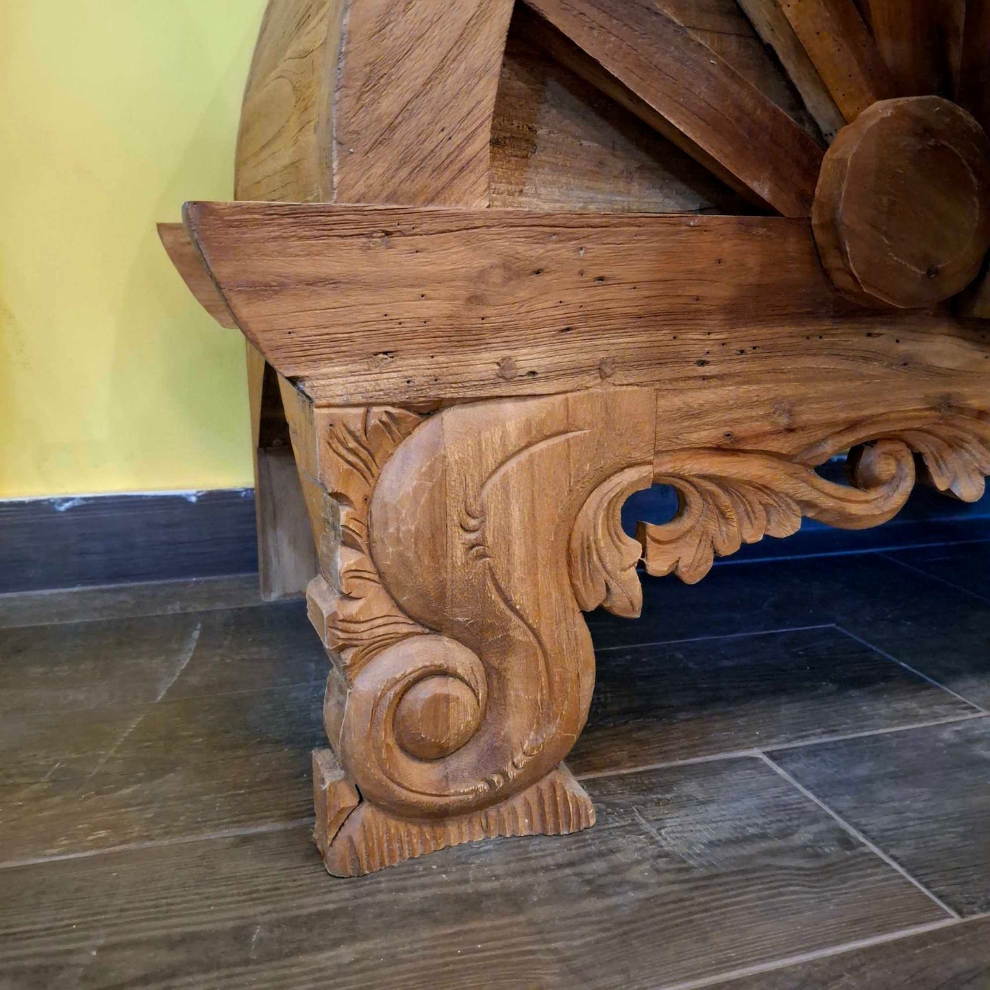 Mobile buffet rustico in legno teak intagliato