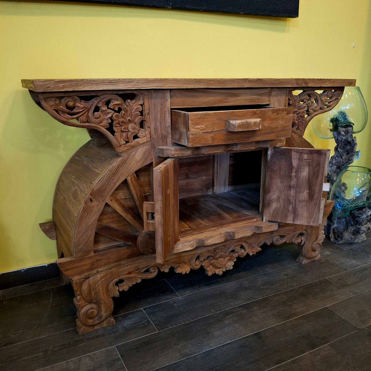 Mobile buffet rustico in legno teak intagliato