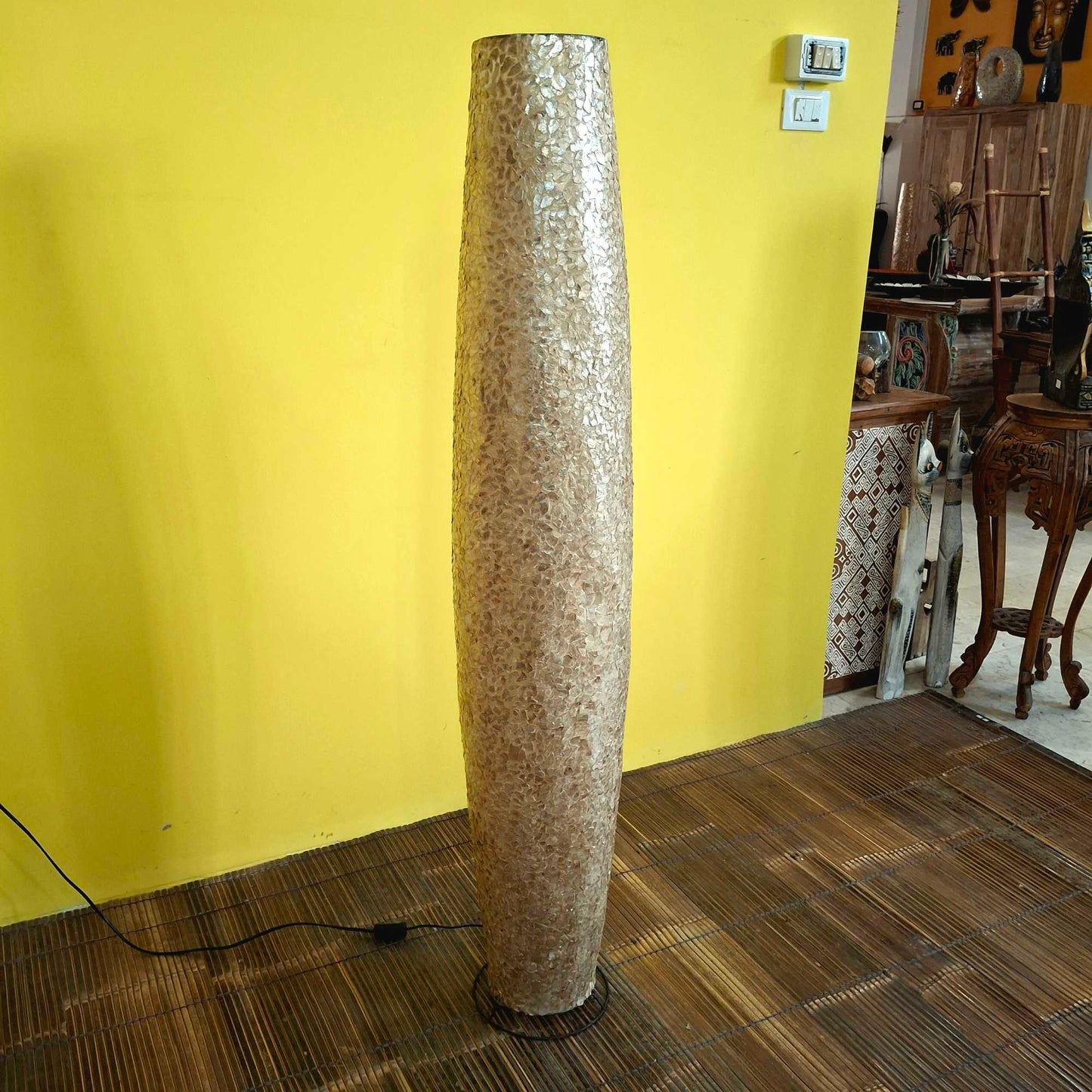 Piantana di madre perla dorata e ferro battuto