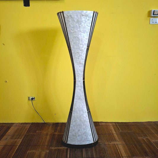 Piantana etnica in madre perla e bambù