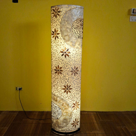 Piantana etnica in madre perla e ferro battuto