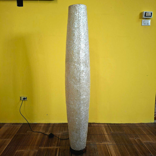 Piantana in ferro battuto e madre perla bianca