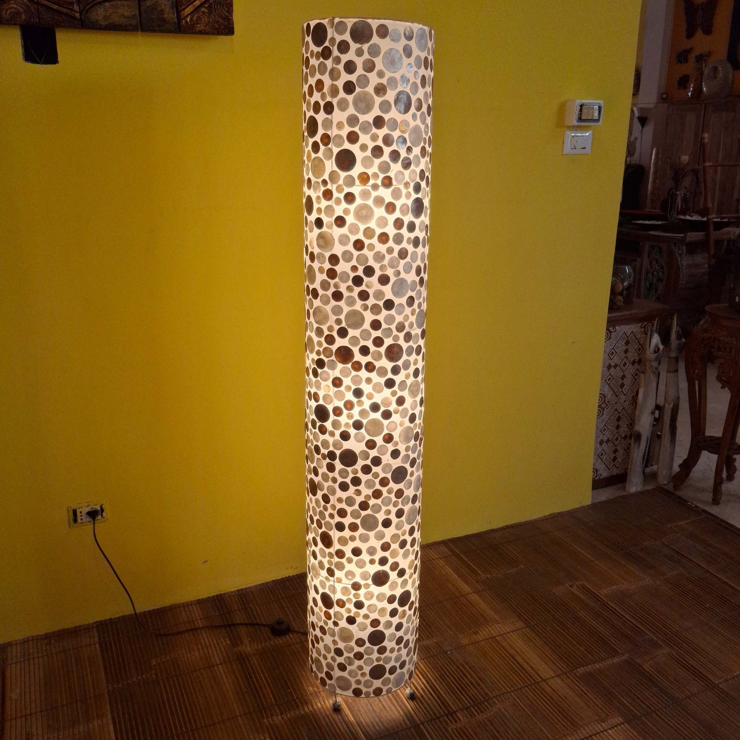 Piantana in madre perla e ferro battuto oro e bianco