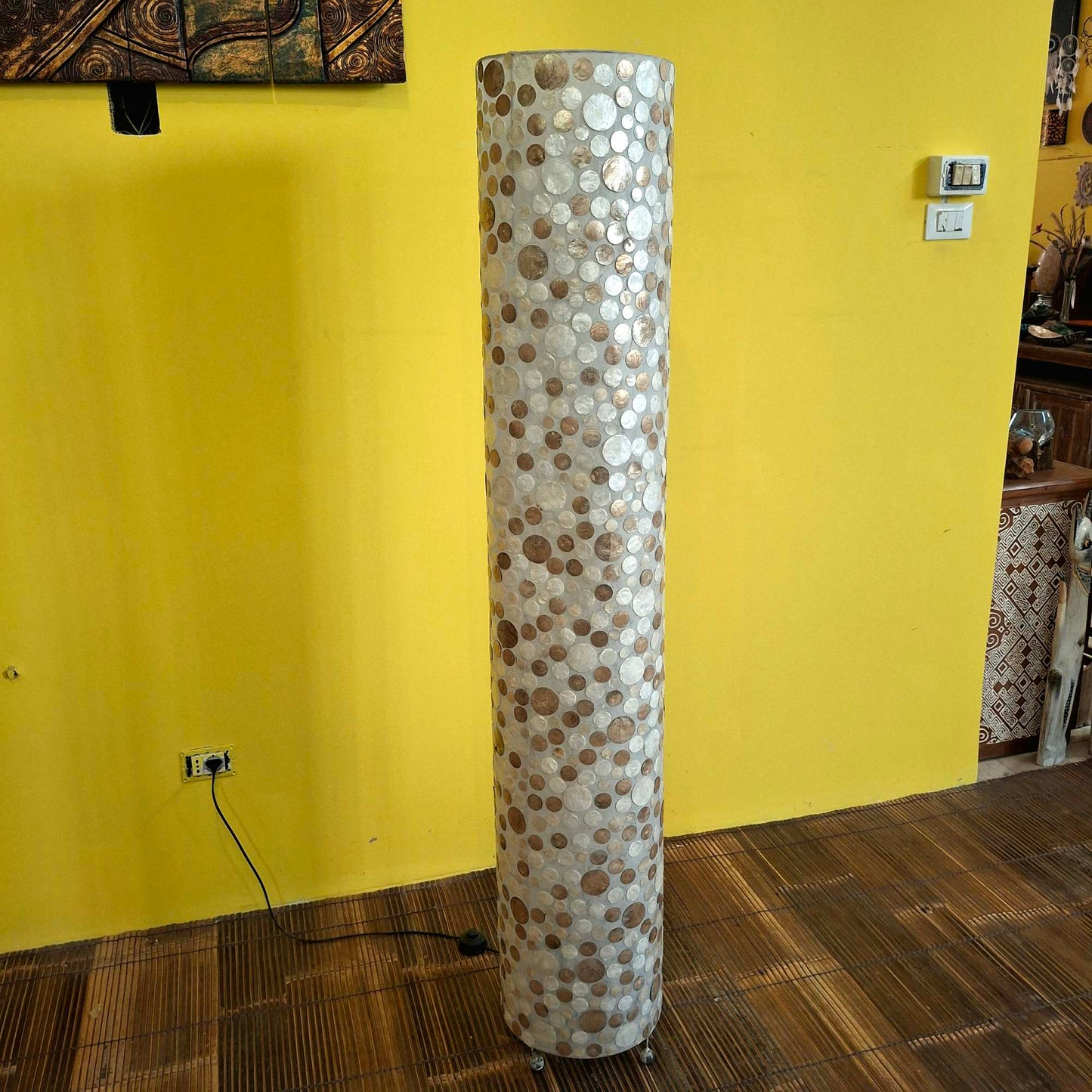 Piantana in madre perla e ferro battuto oro e bianco
