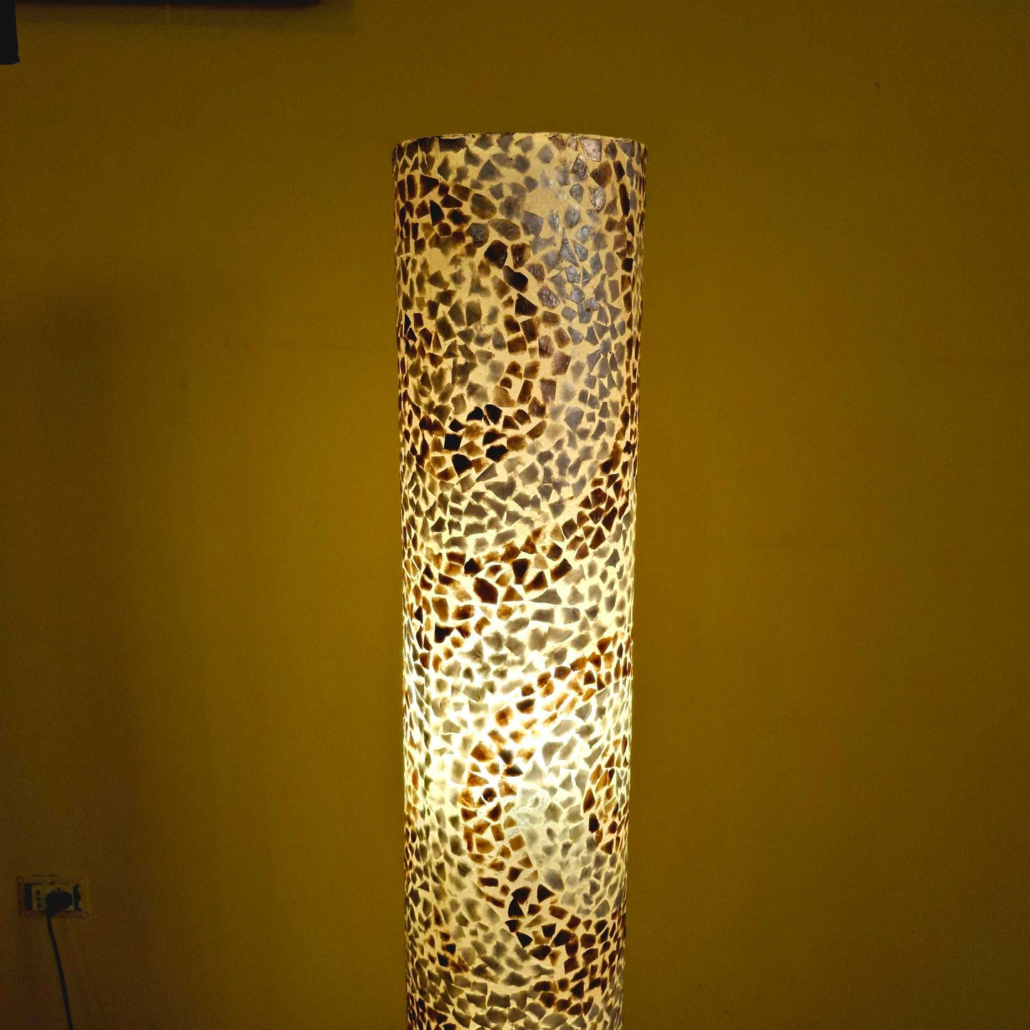 Piantana in mosaico di madre perla e ferro battuto