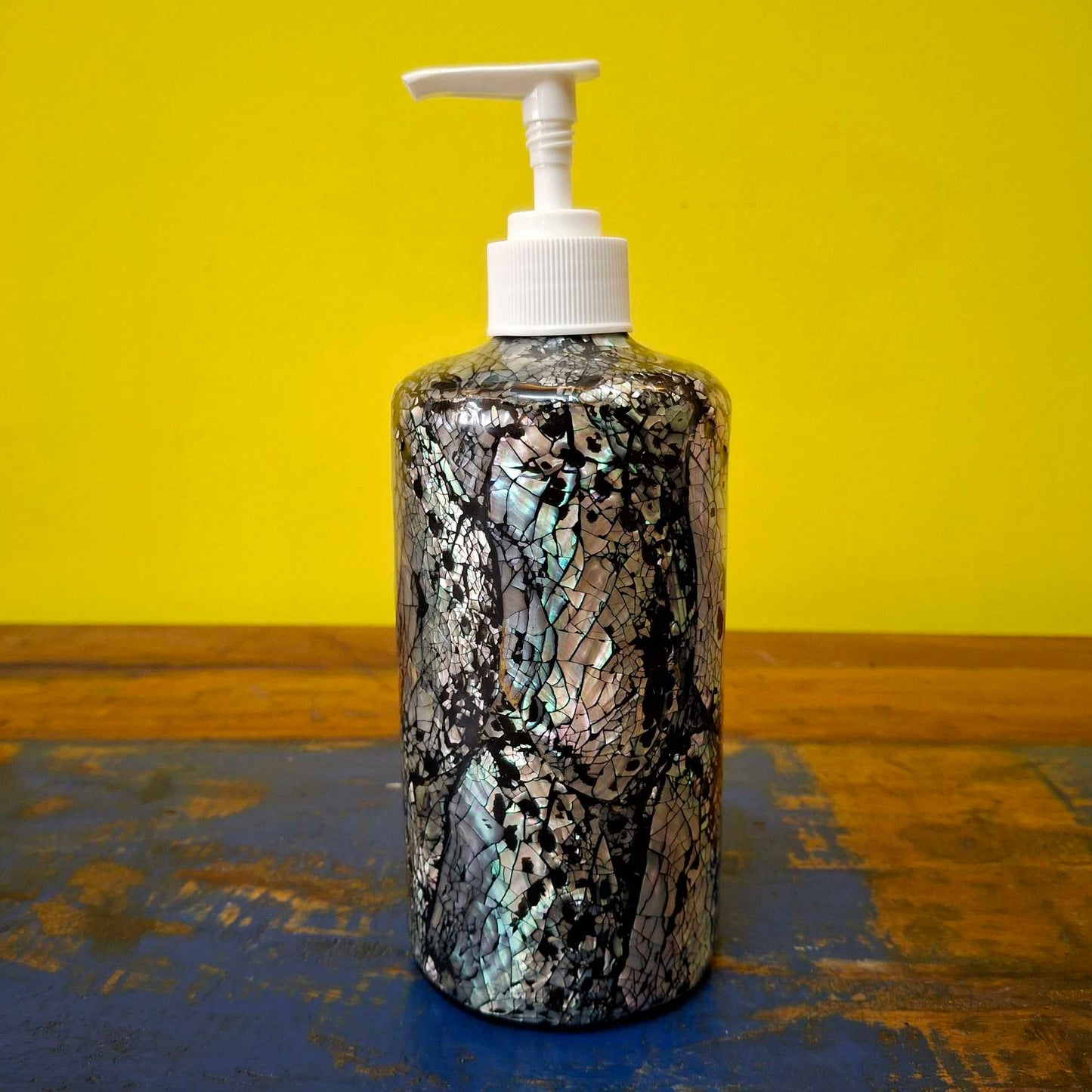 Distributeur de savon liquide en nacre
