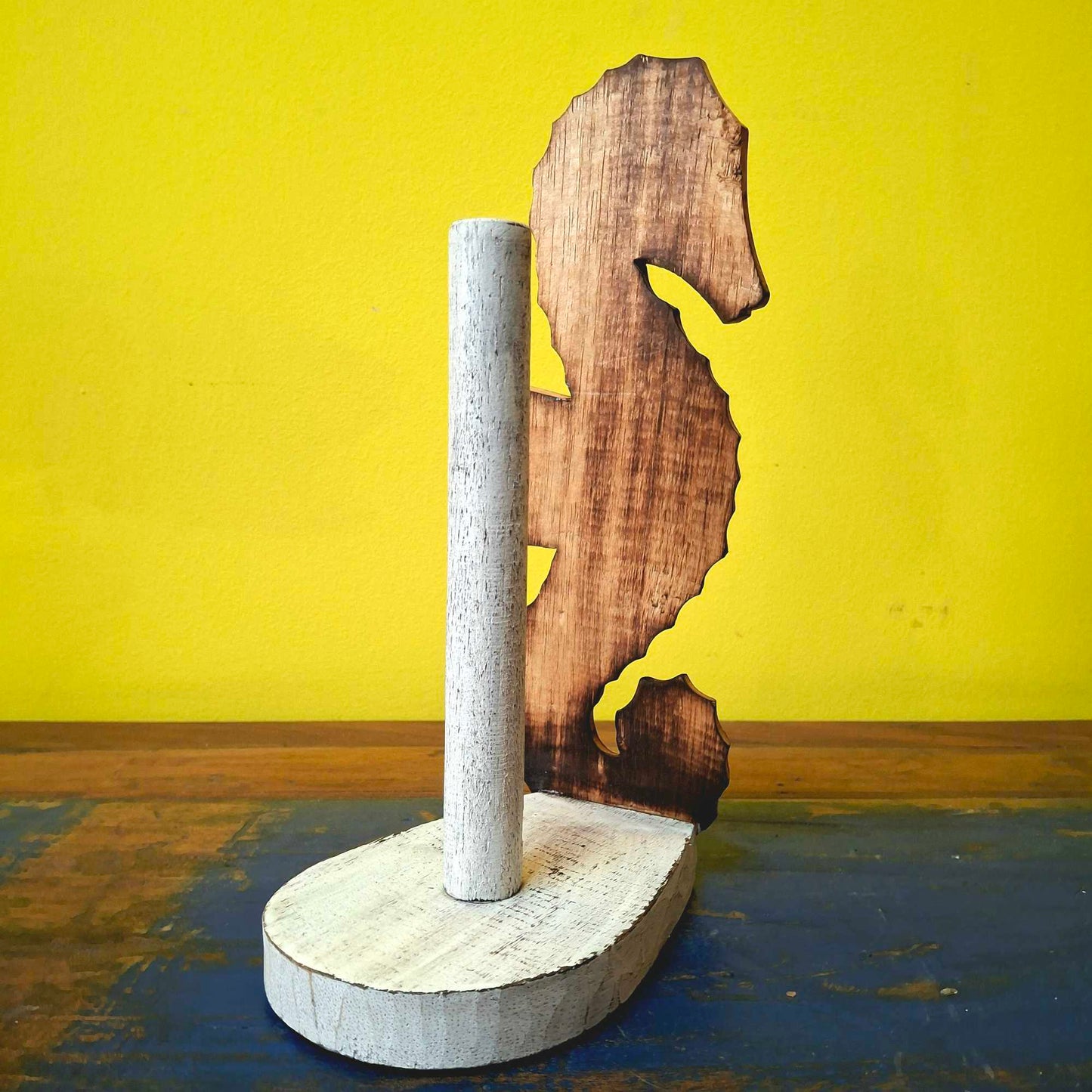 Portarotoli da cucina in legno cavalluccio marino