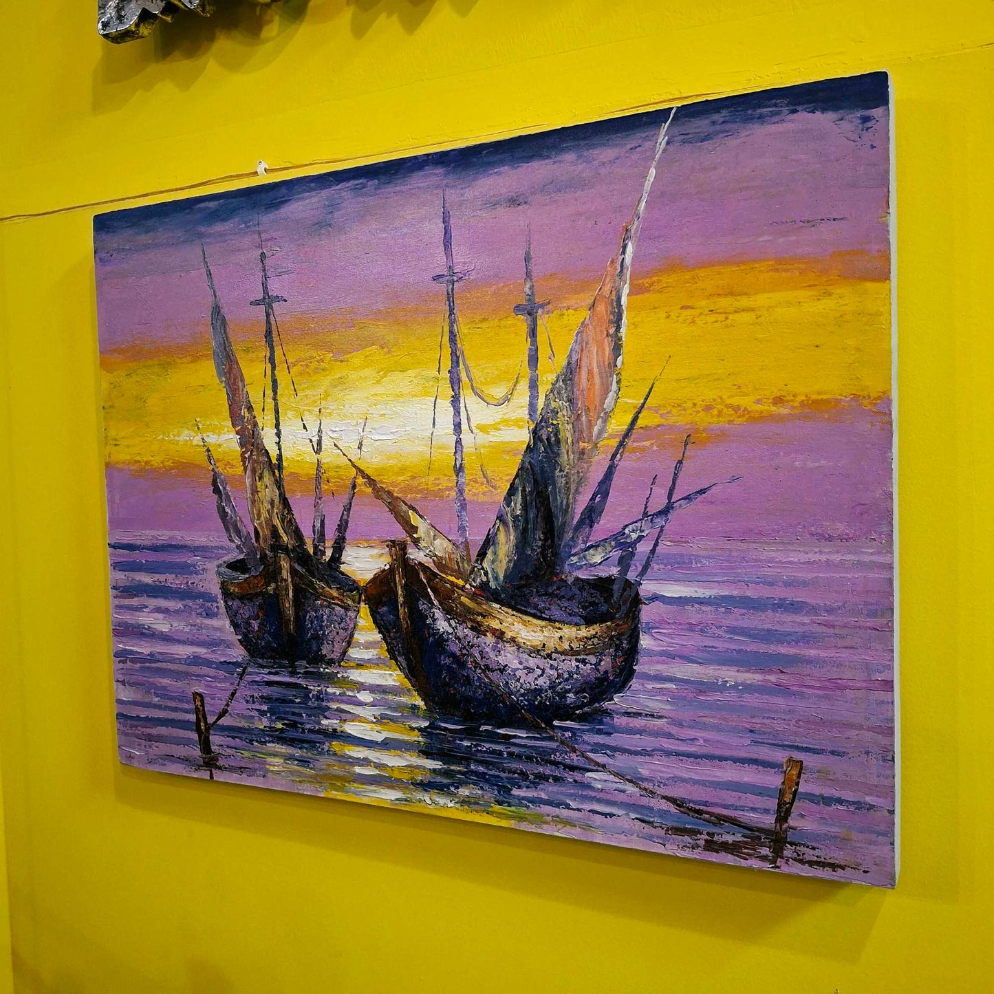 Quadro etnico artigianale barche a vela paesaggio al tramonto