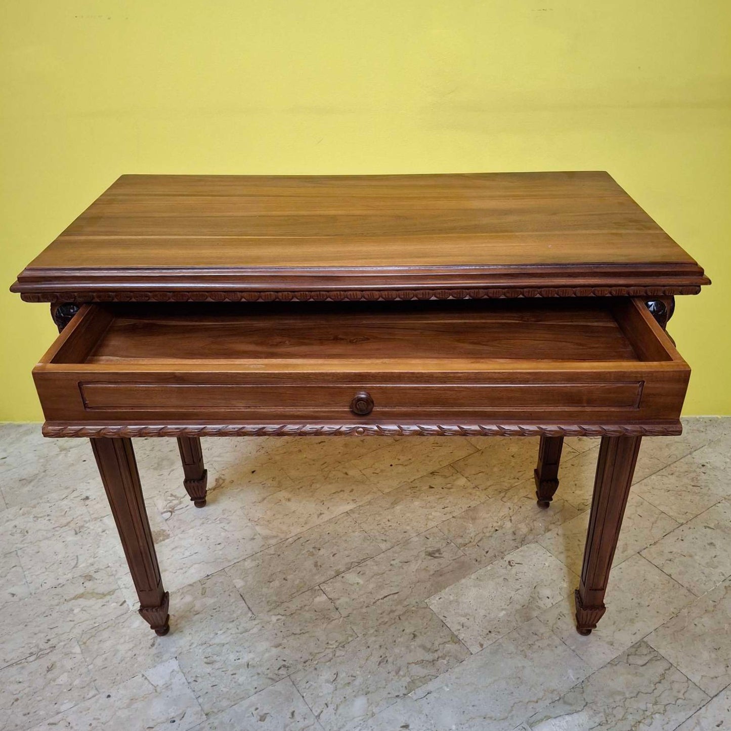 Bureau ethnique en teck, meuble d'entrée artisanal