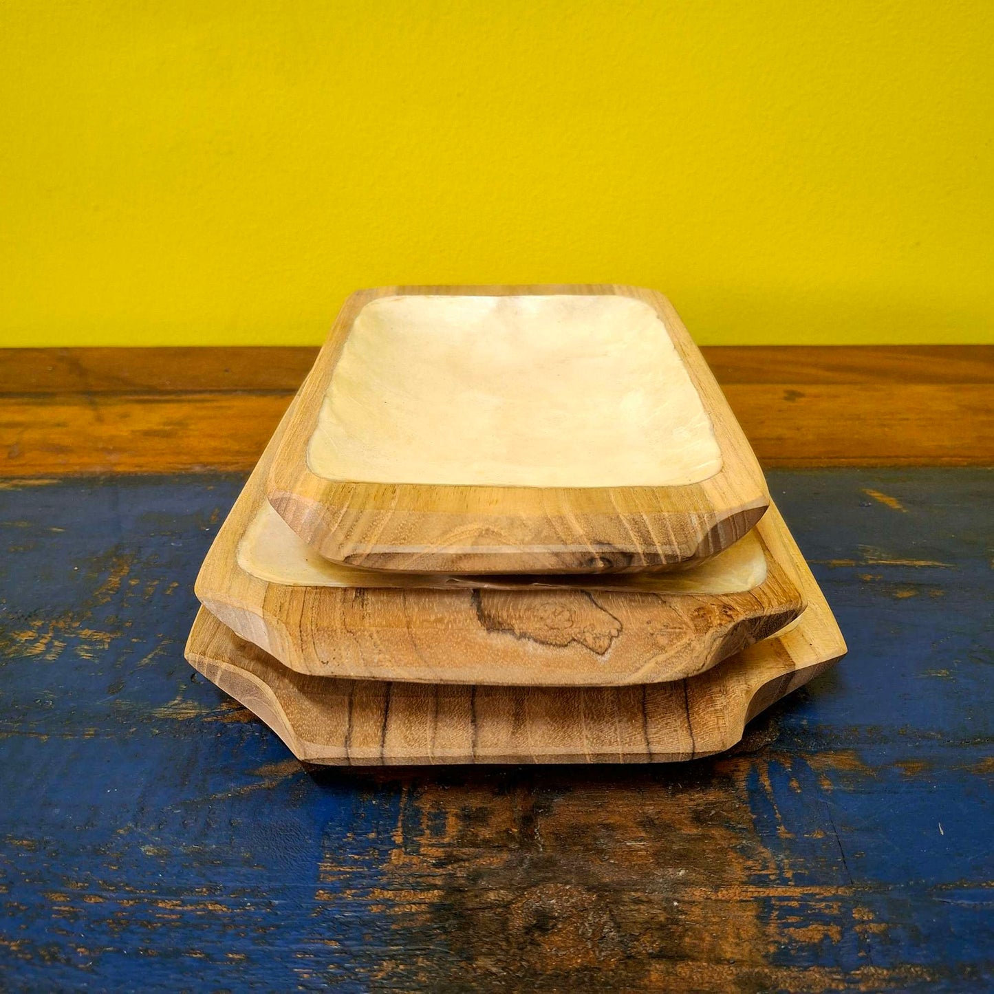 Set of wooden and mother of pearl trays to empty pockets