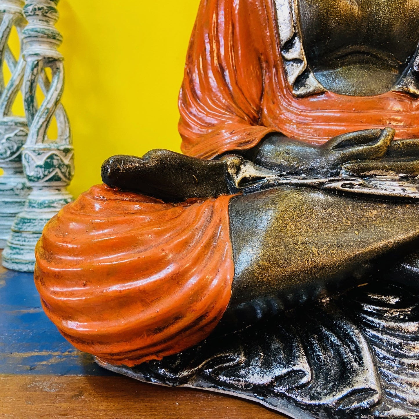 Statue de Bouddha en méditation art ethnique oriental