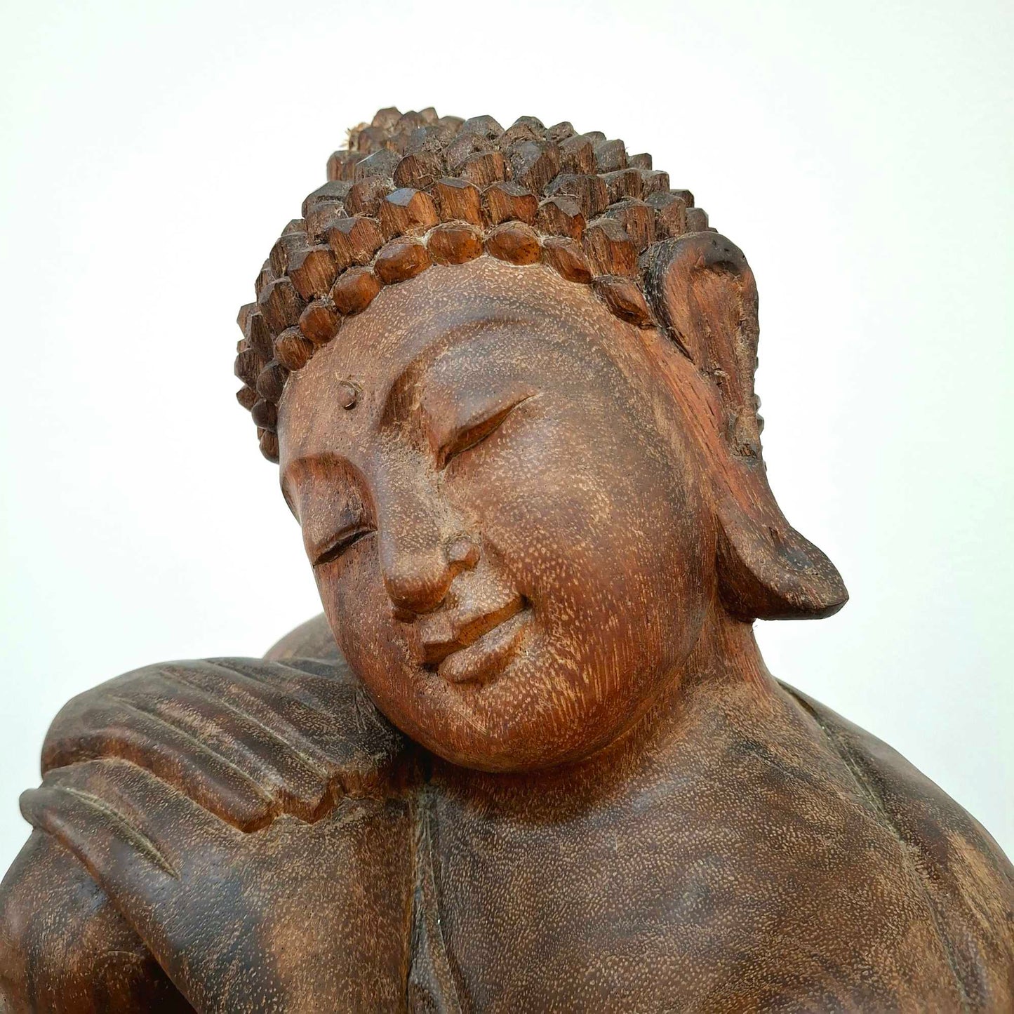 Statuette en bois de suar sculpture Bouddha endormi