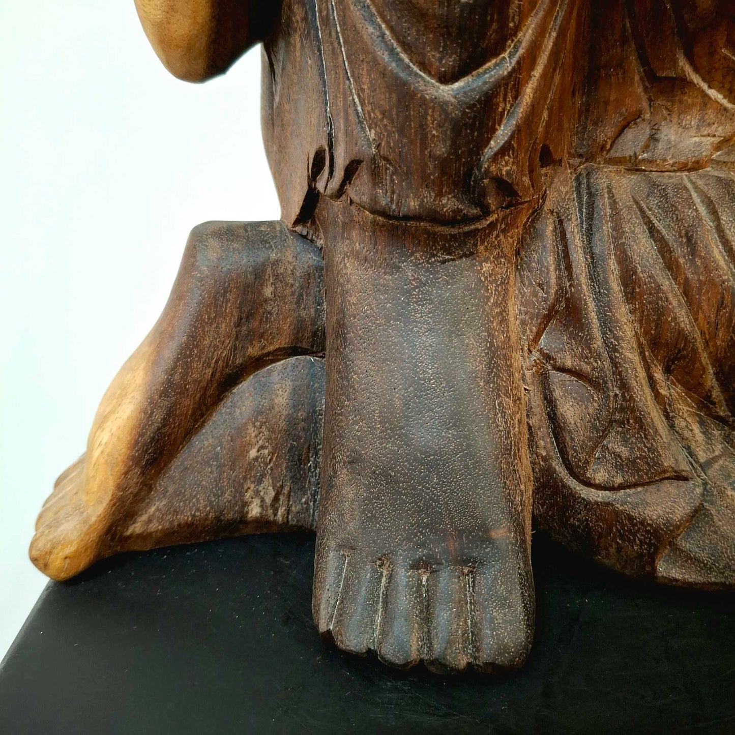 Statuette en bois de suar sculpture Bouddha endormi