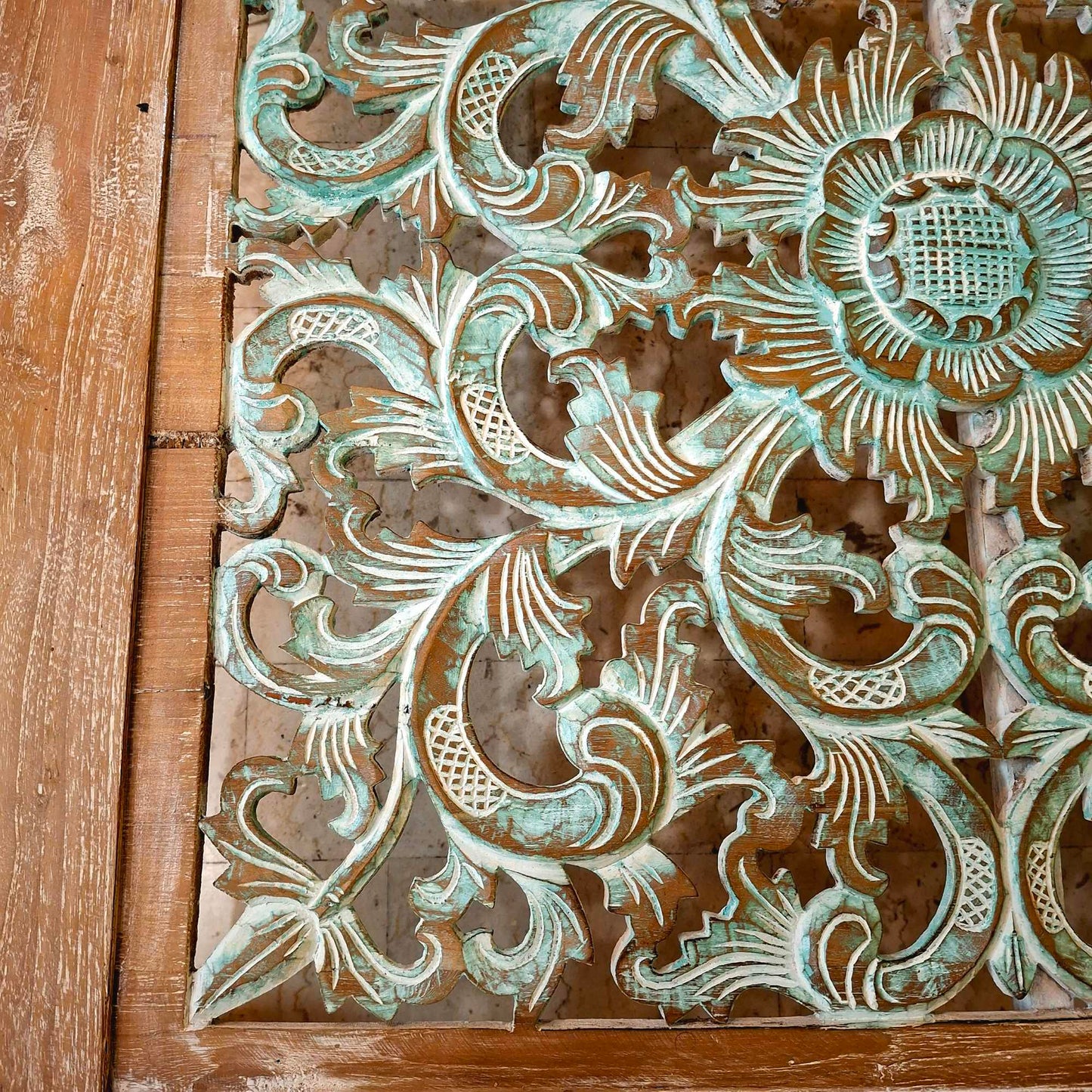 Tavolino etnico da salotto design floreale in legno teak