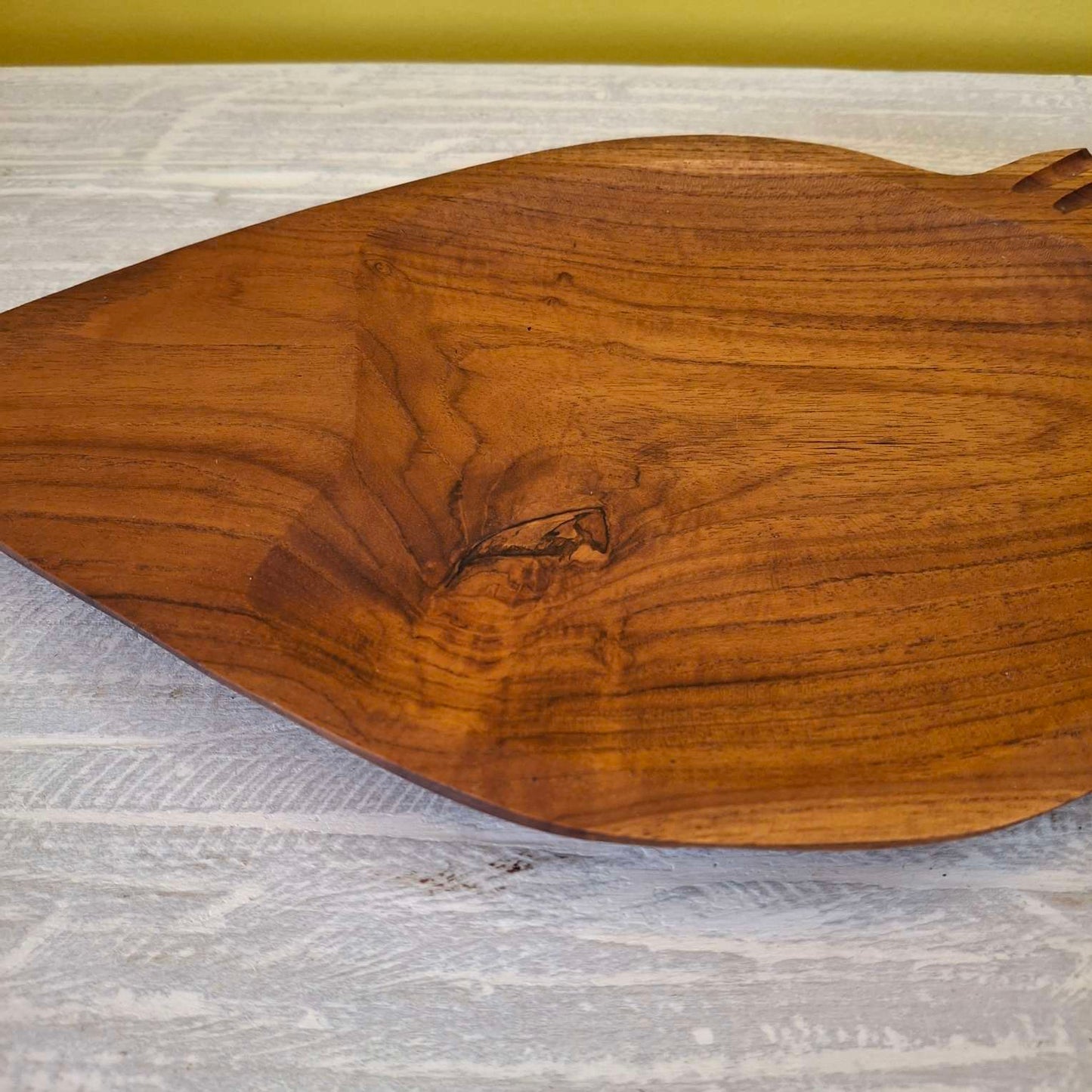 Fish-shaped tray in teak wood
