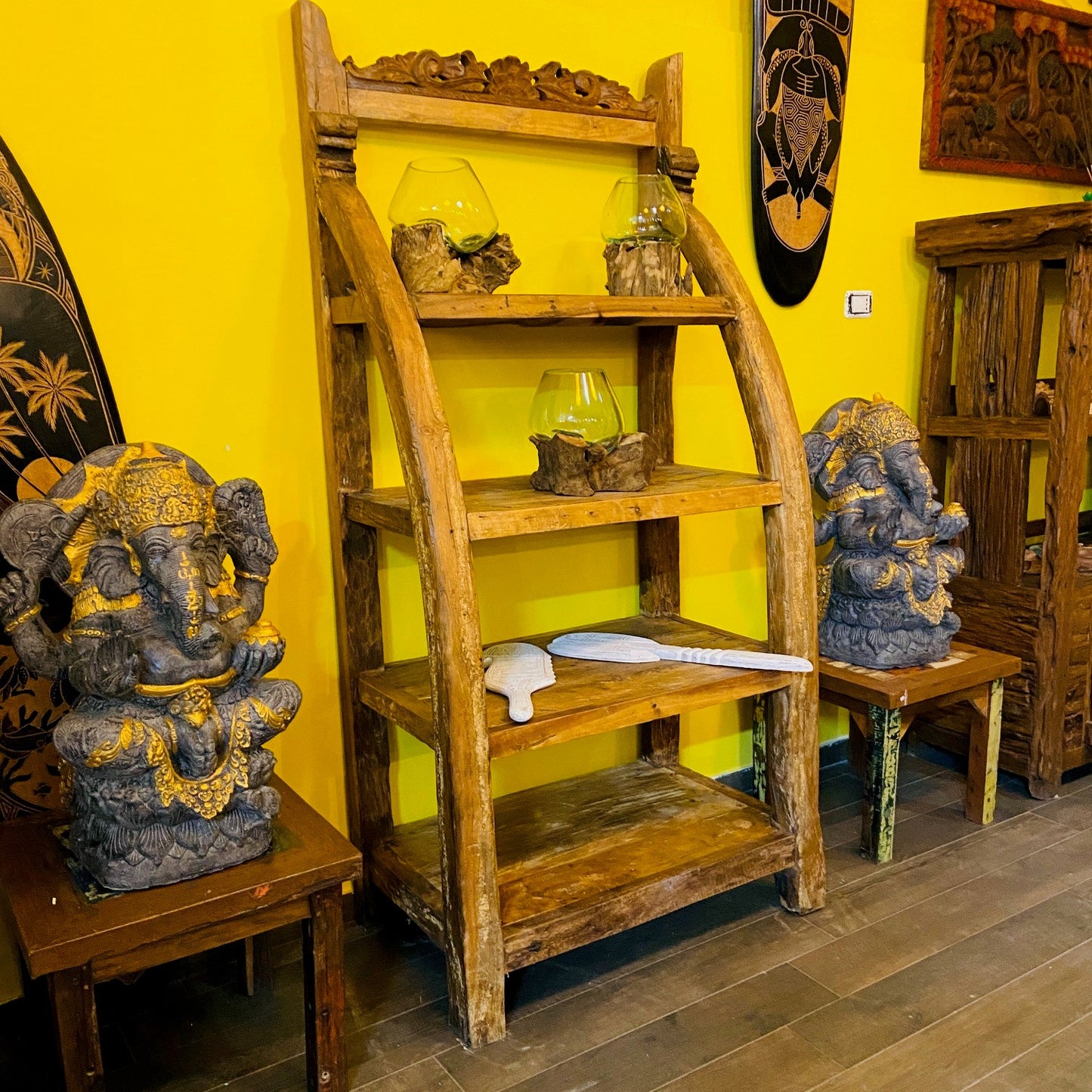 Bibliothèque ethnique en teck avec étagère et vitrine