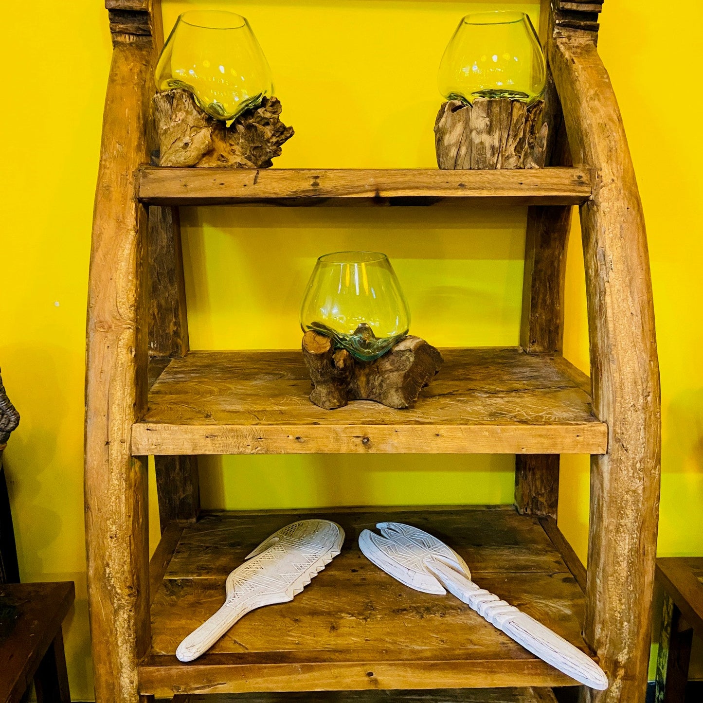 Bibliothèque ethnique en teck avec étagère et vitrine