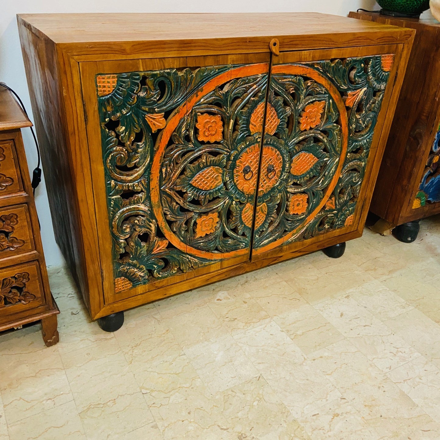 Buffet sculpté ethnique meuble TV buffet